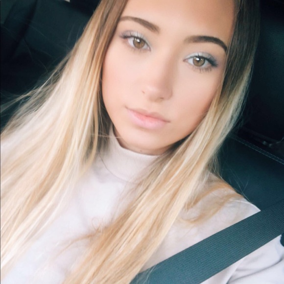 Meet Your Posher Liz, Thanks for stopping by! - Picture 2 of 2